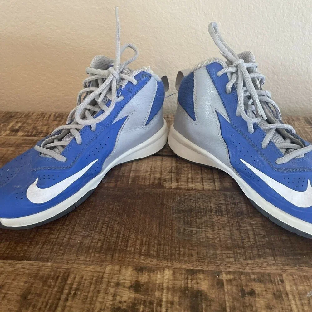 Nike Team Hustle D7 High-Top Basketball Shoes 4.5